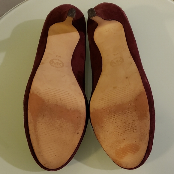 Michael by Michael Kors York Suede Platform Pumps - Picture 5 of 8